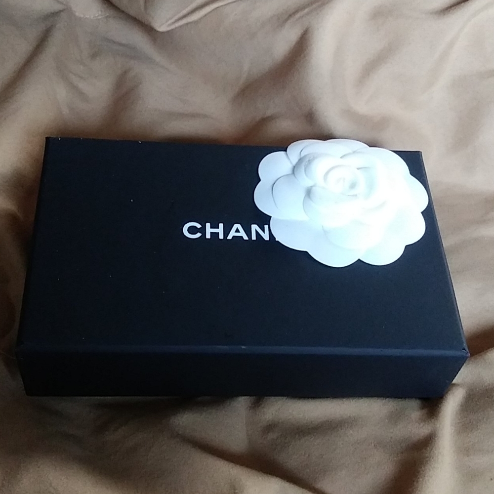 Chanel gift box
